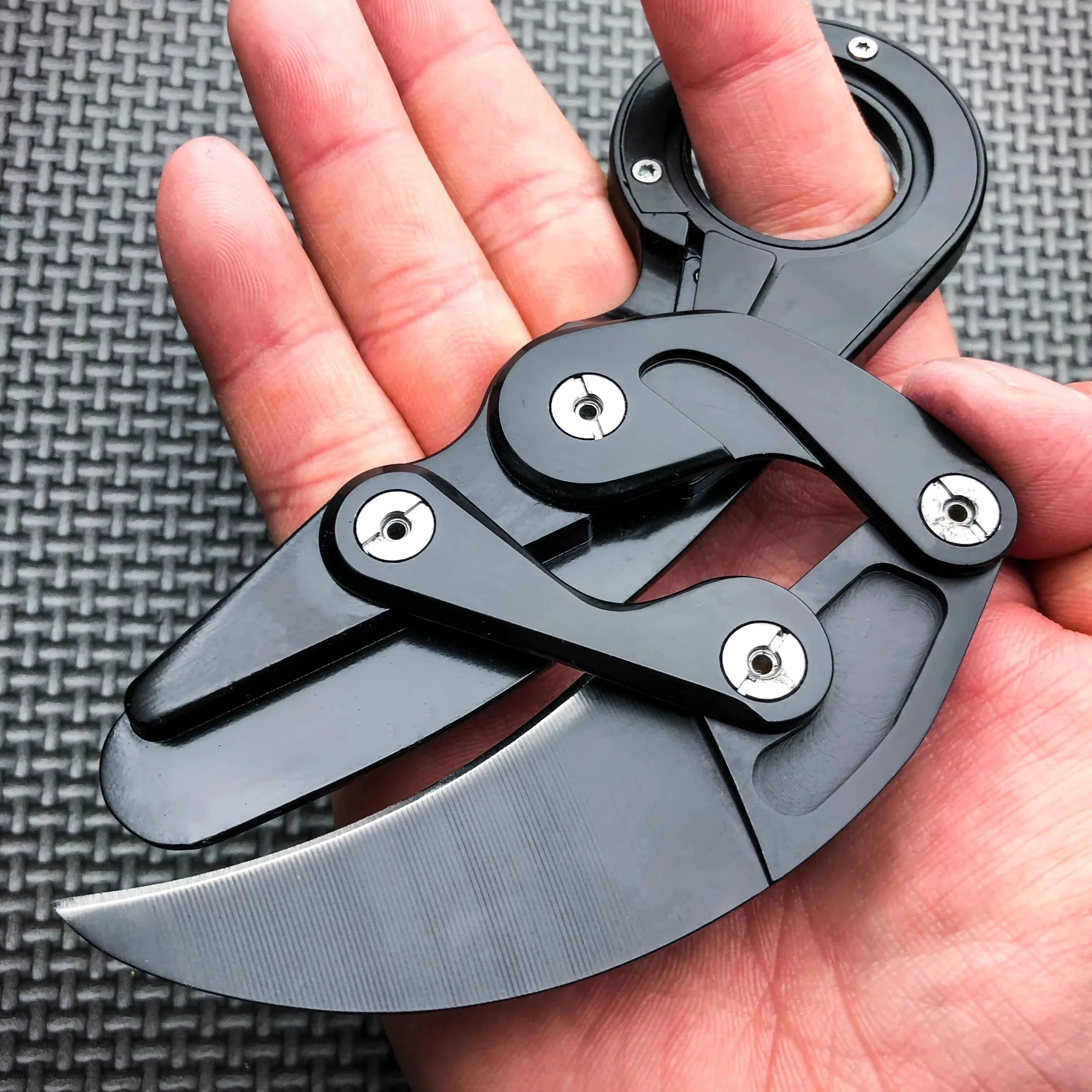 All-Steel Claw Tactical Multi-Function EDC Knife — Black & Silver